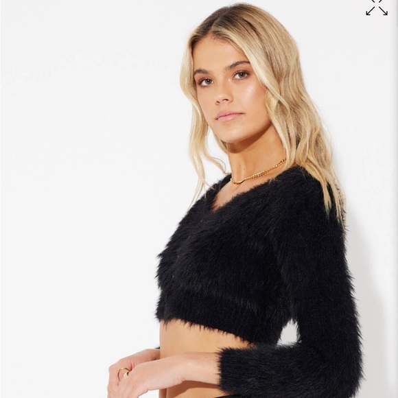 Brand new black cropped top in small - Picture 3 of 7